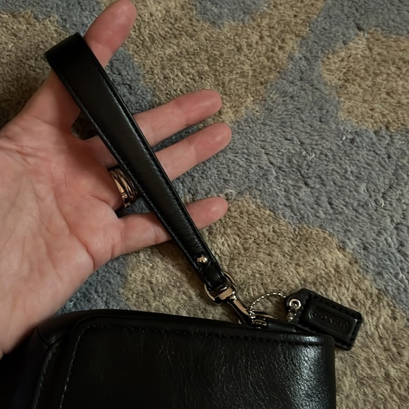 Coach black leather wristlet bag - Picture 9 of 9